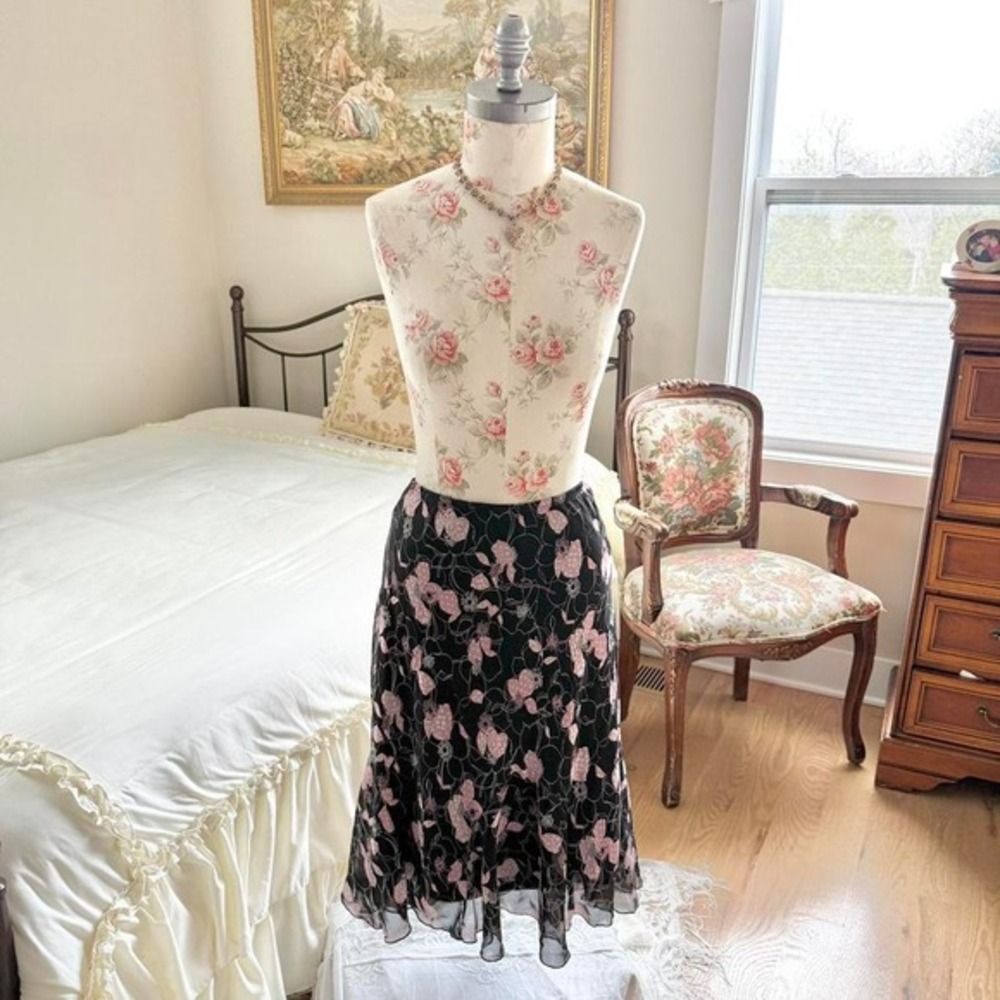 black floral midi skirt ‎ Y2K black floral midi skirt Jkla size xl f